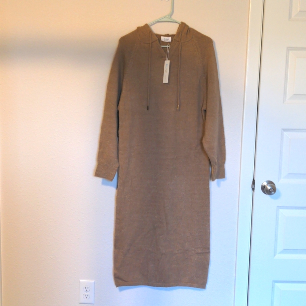 BluIvy NWT Hooded Sweater Shift Dress, Tan, Small